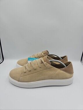 Reef Low-Top Sneakers in Beige and Tan